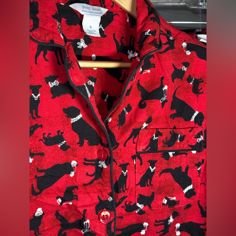 Sleep Sense Women's Red Flannel Pajama Set Dog Print Size Small - Picture 2 of 4